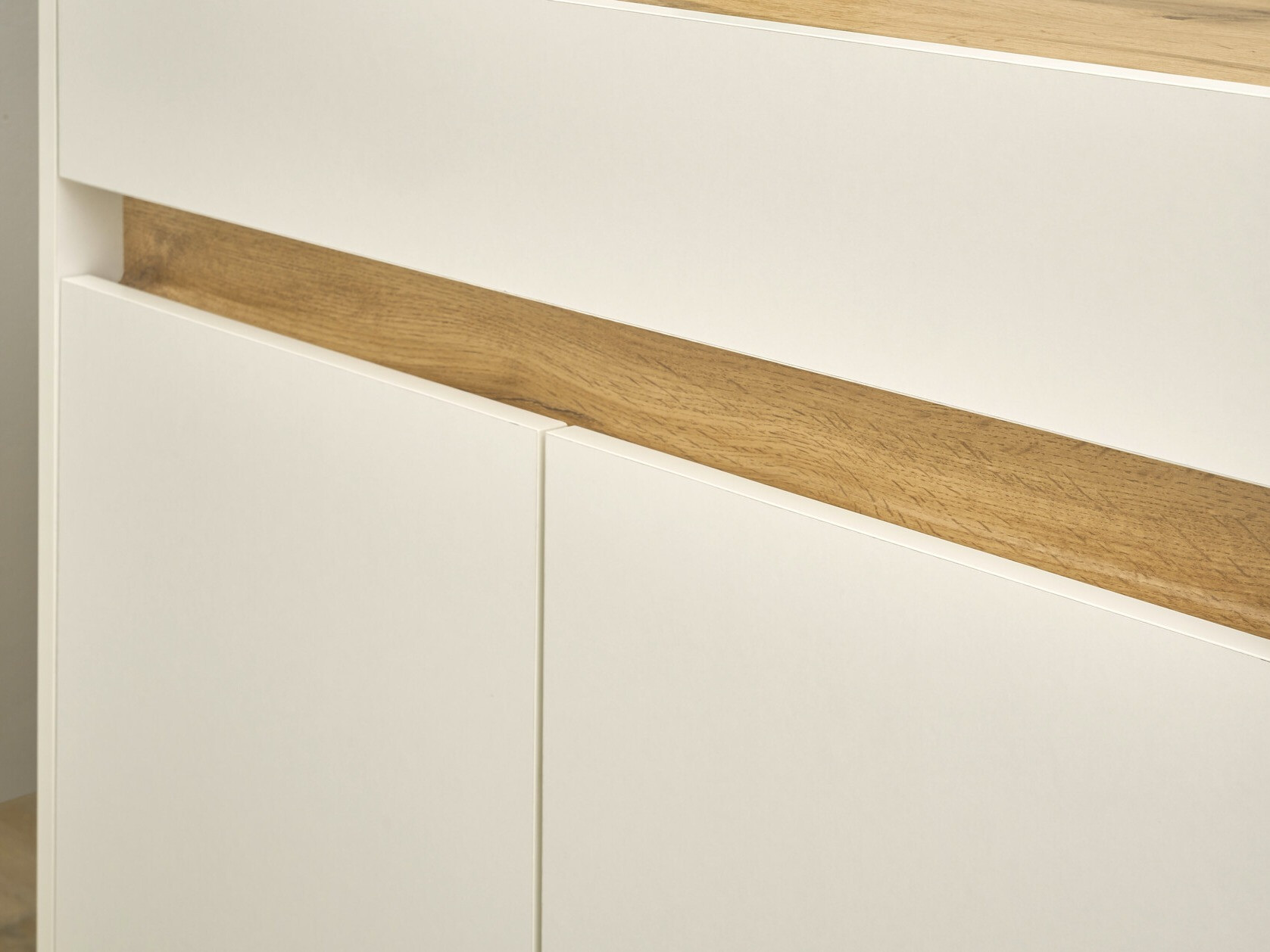 Ladekast Elbsori 110 (Wit + Wotan eik)