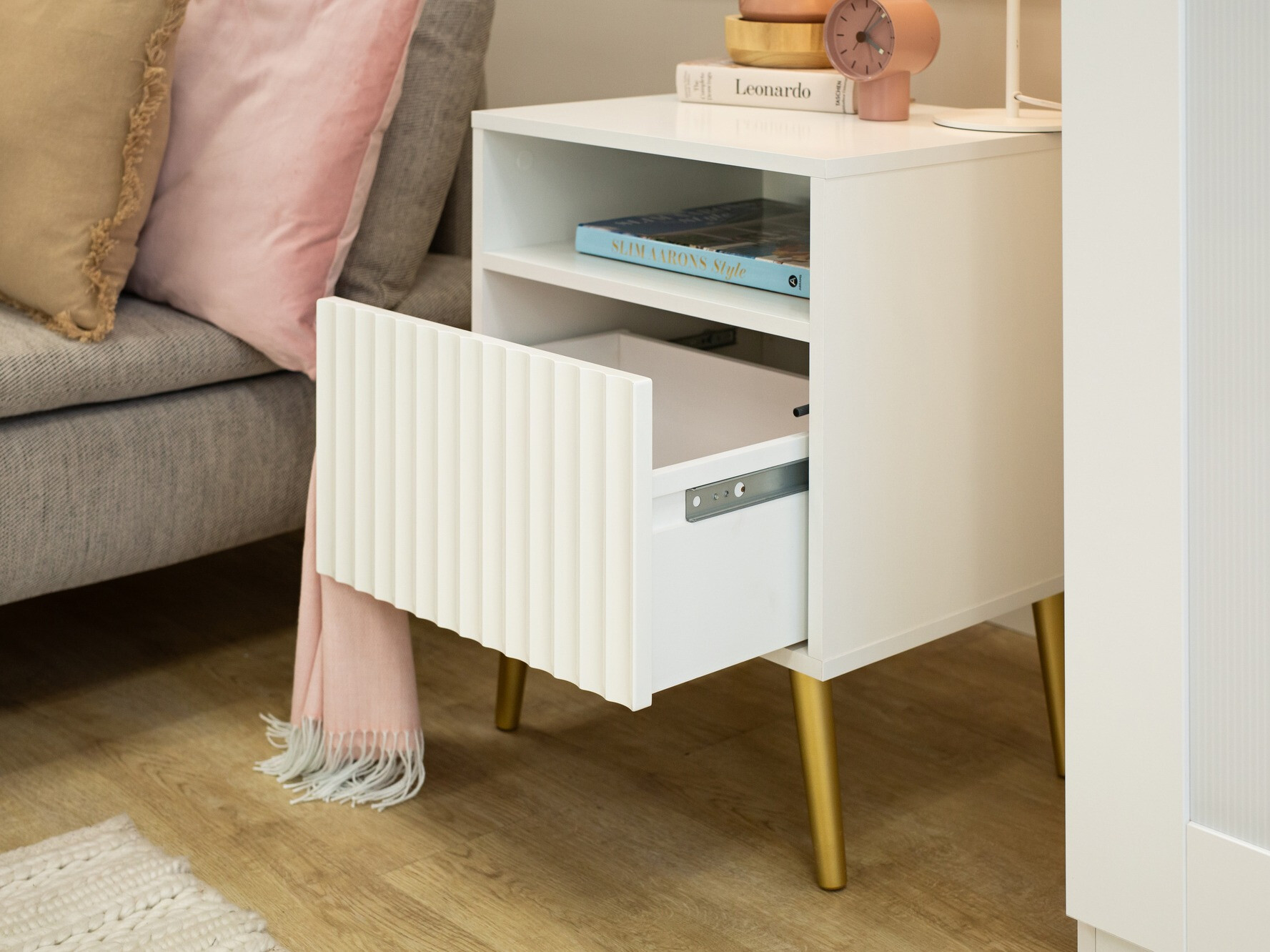 Nachtkastje Cirferi 106 (Wit + Gouden)