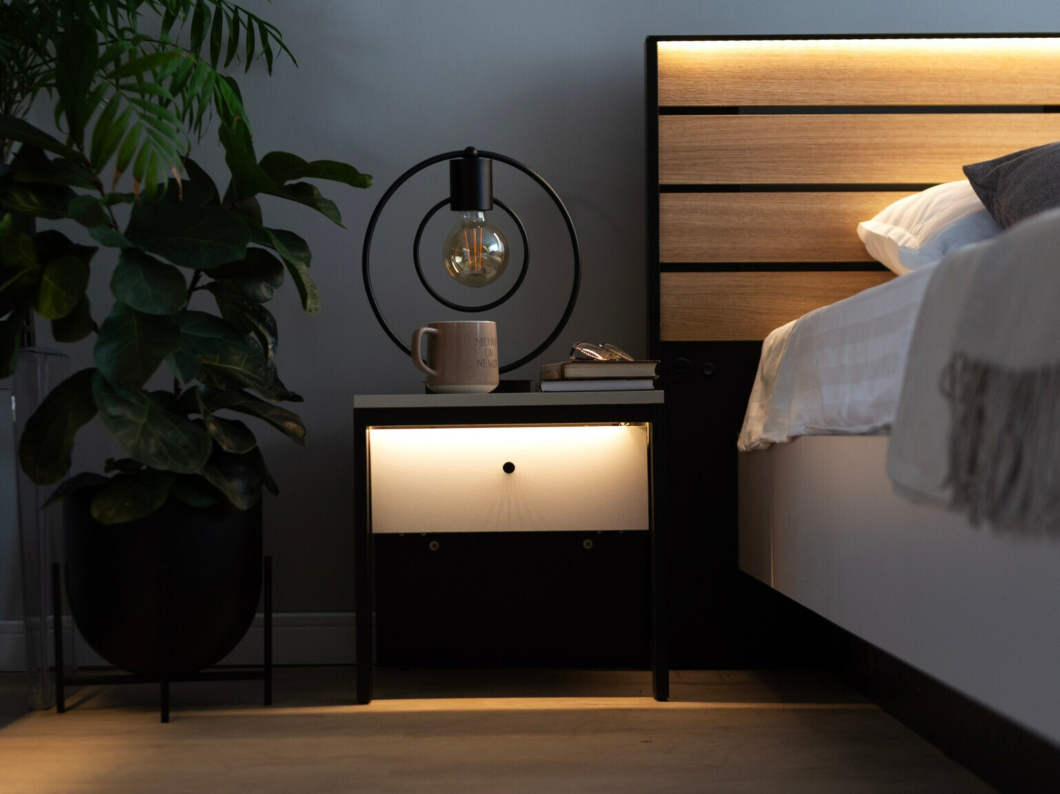 Nachtkastje Almela 104