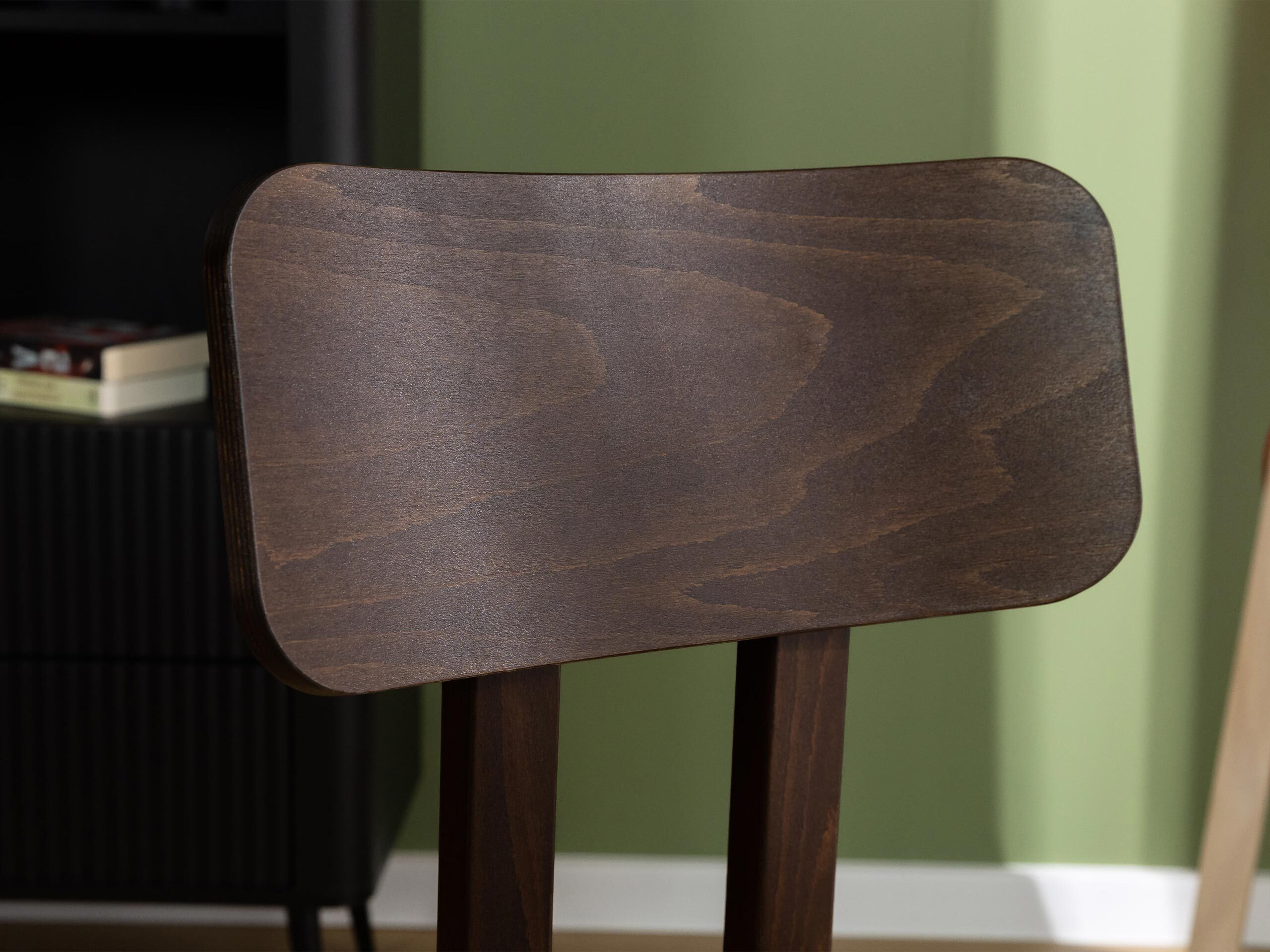 Stoel Victorville 382 (Notenhout)